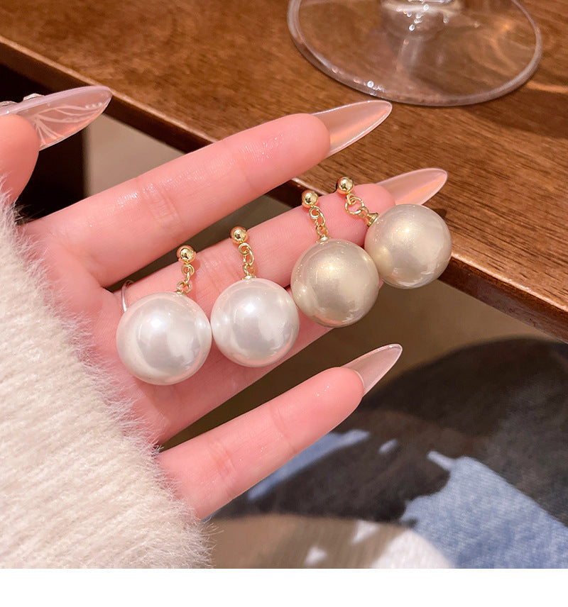 Elegant large pearl popular style simple high-end lady earrings