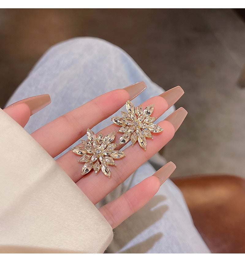 925 silver needle Korean new super flash exquisite full diamond snowflake earrings