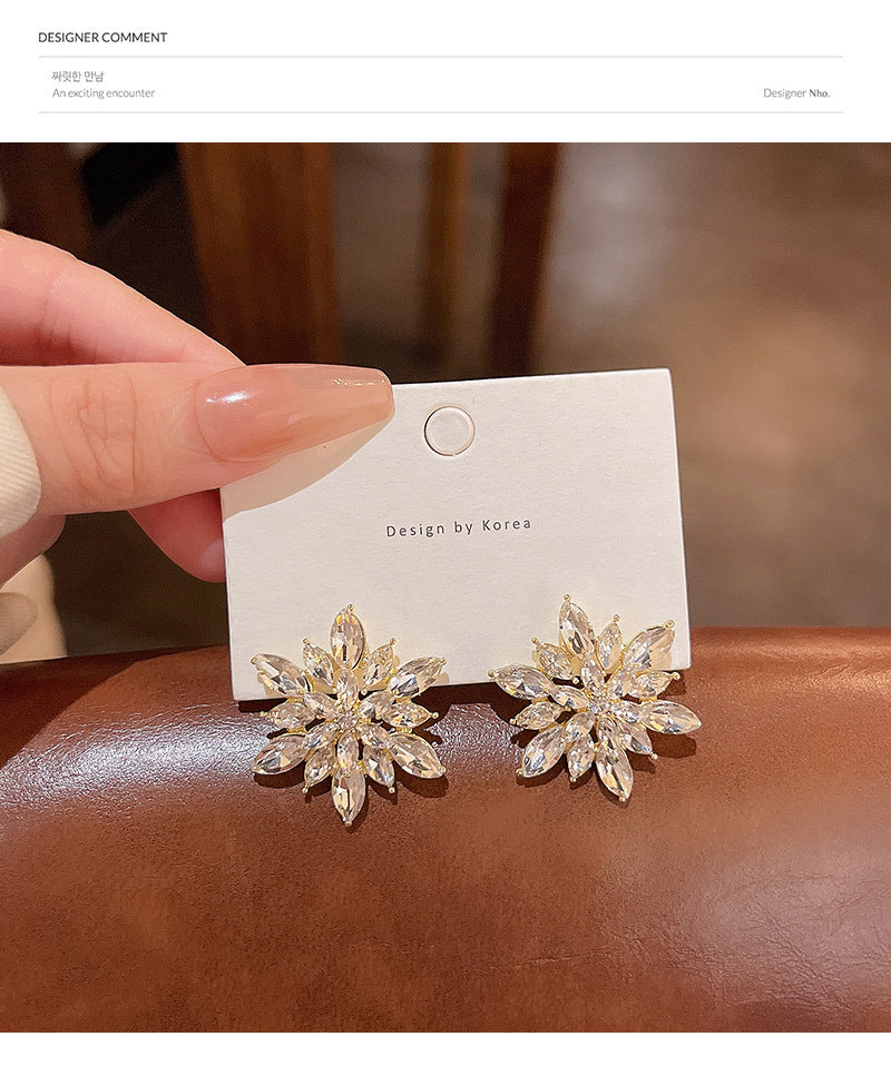 925 silver needle Korean new super flash exquisite full diamond snowflake earrings