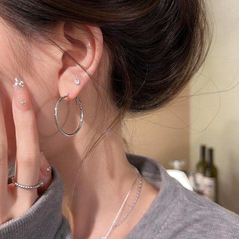 Plain and elegant large circle earrings, European and American exaggerated and versatile earrings