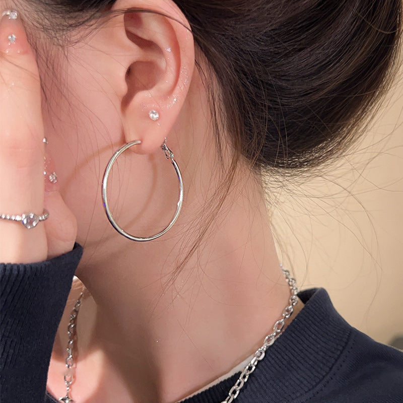 Plain and elegant large circle earrings, European and American exaggerated and versatile earrings