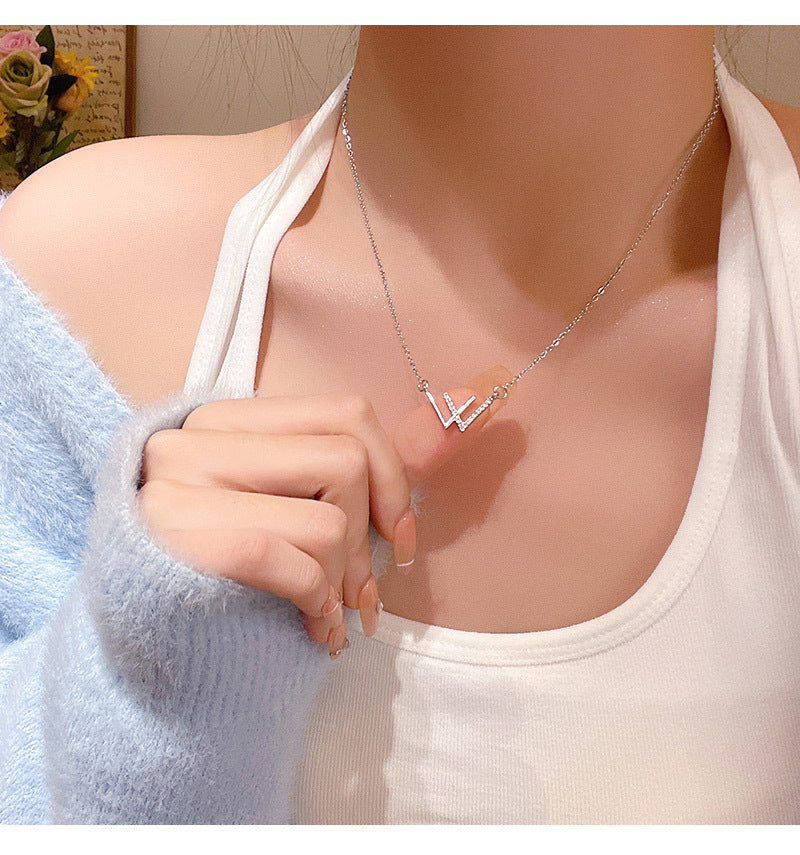 Lucky letter W titanium steel necklace light luxury niche temperament network celebrity same style