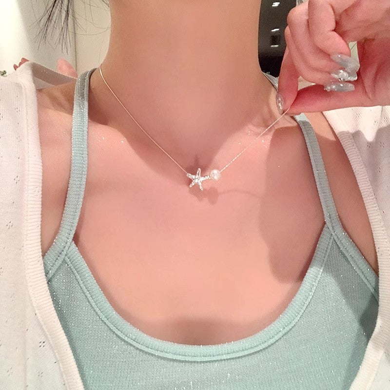 Minimalist and cool starfish pearl necklace