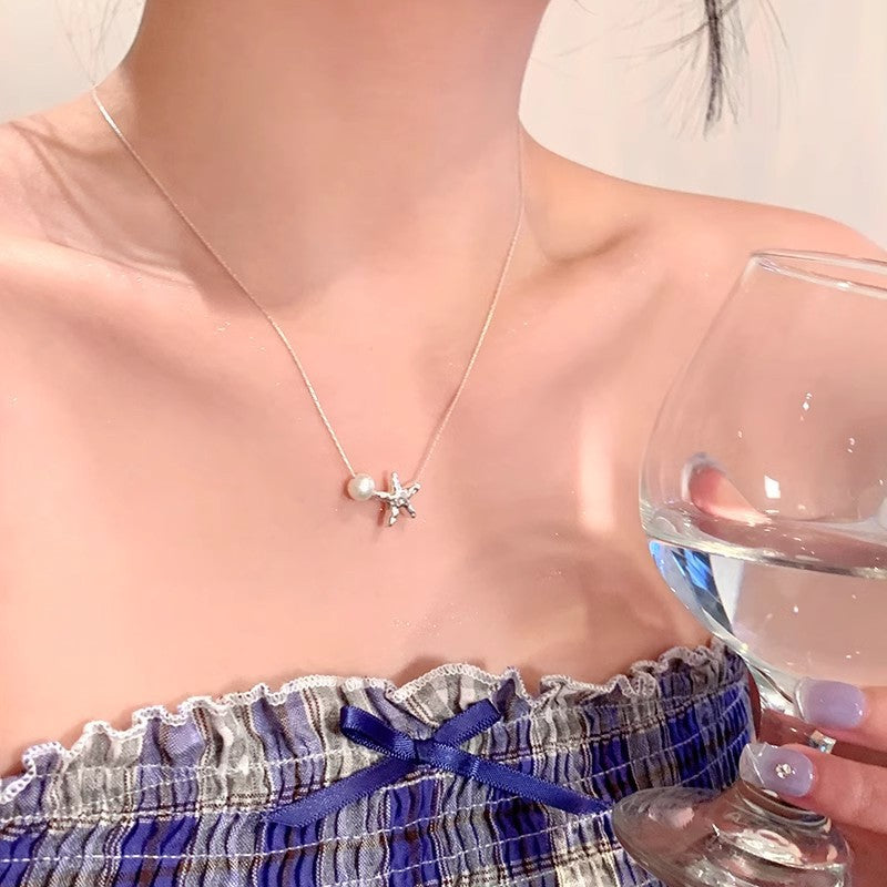 Minimalist and cool starfish pearl necklace