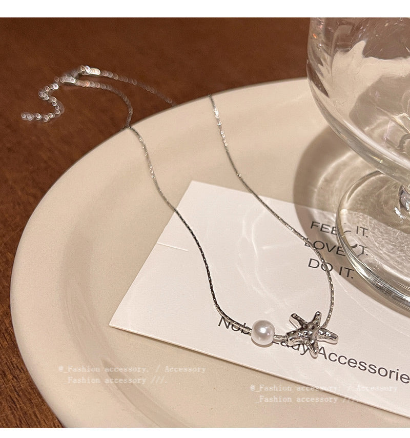 Minimalist and cool starfish pearl necklace