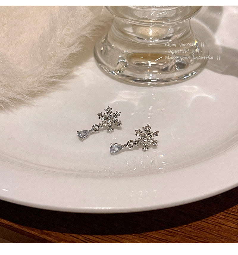 S925 silver needle light luxury niche snowflake zircon earrings
