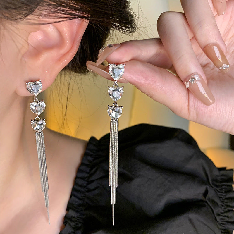 Women's long tassel earrings with high-end and sparkling diamond heart-shaped earrings