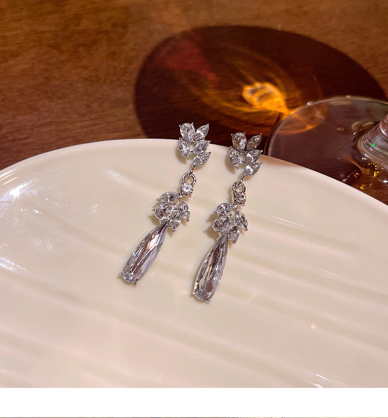High-end wheat ear teardrop-shaped earrings for women with super shiny rhinestones