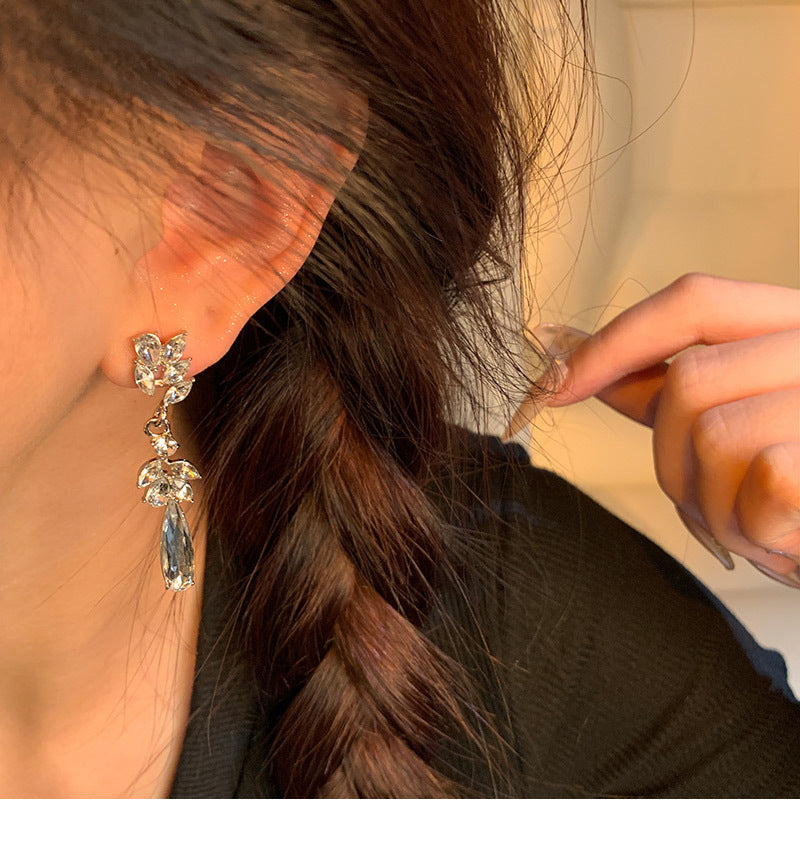 High-end wheat ear teardrop-shaped earrings for women with super shiny rhinestones