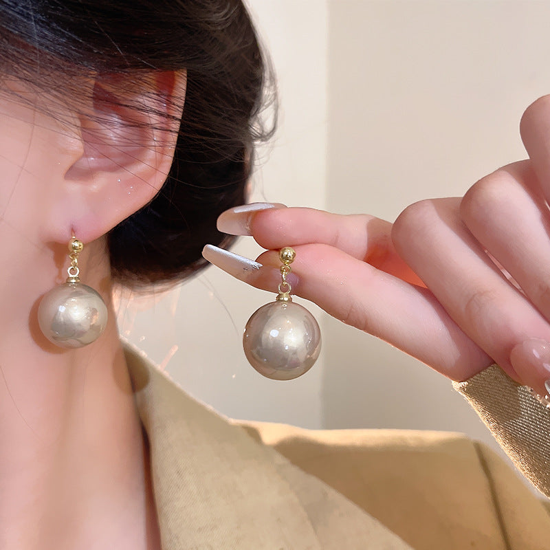 Elegant large pearl popular style simple high-end lady earrings