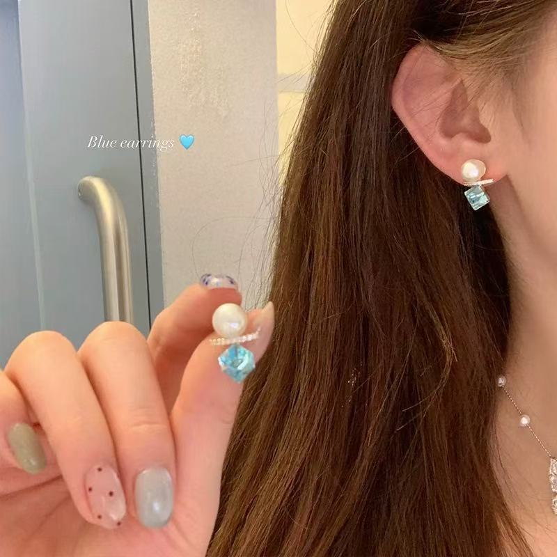 Sweet and elegant blue crystal small sugar cube earrings