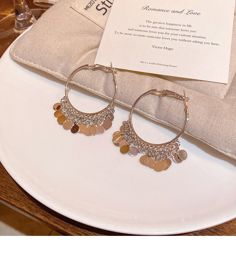 Cool and elegant earrings for women