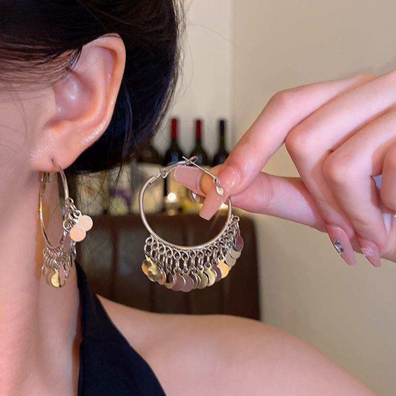 Cool and elegant earrings for women