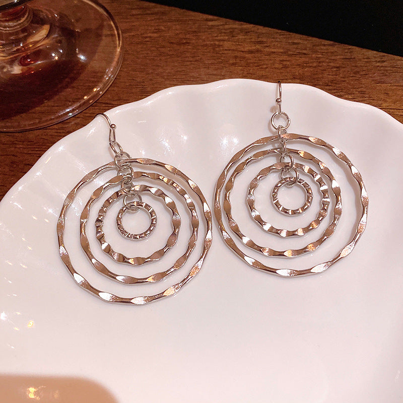 Cool and elegant earrings for women