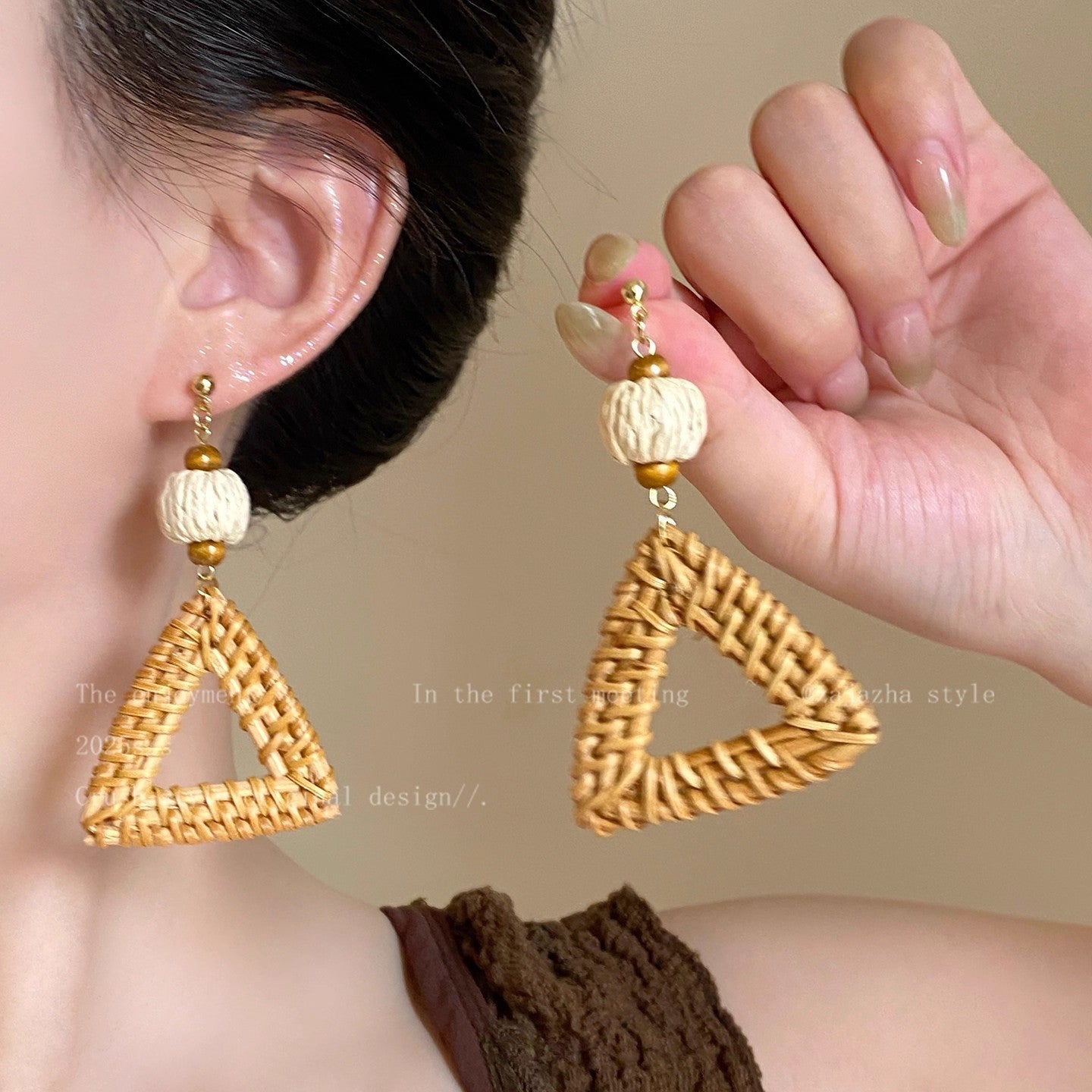 Cool and elegant earrings for women