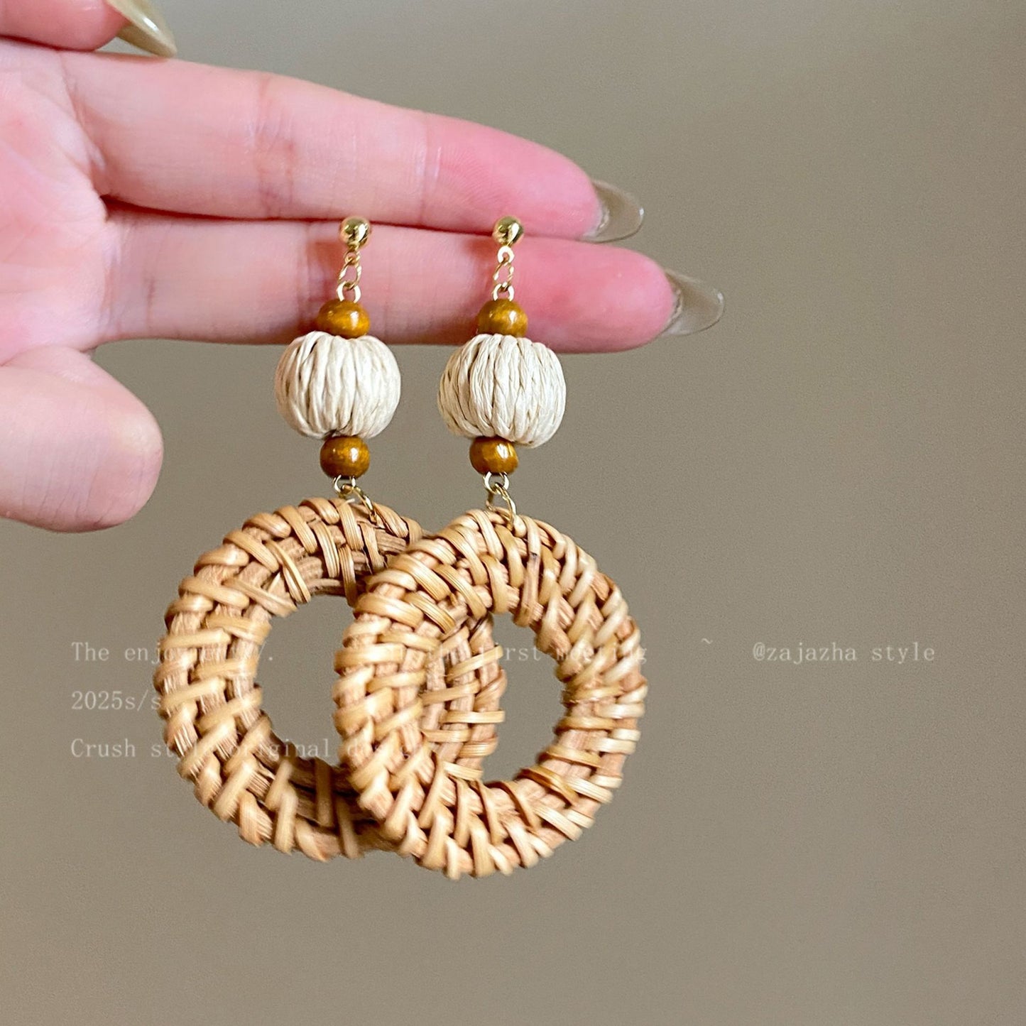 Cool and elegant earrings for women