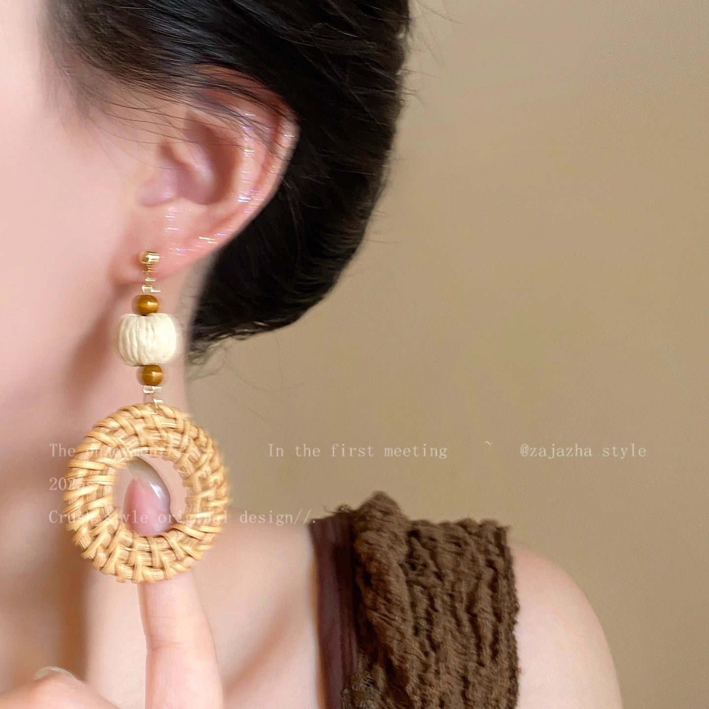 Cool and elegant earrings for women