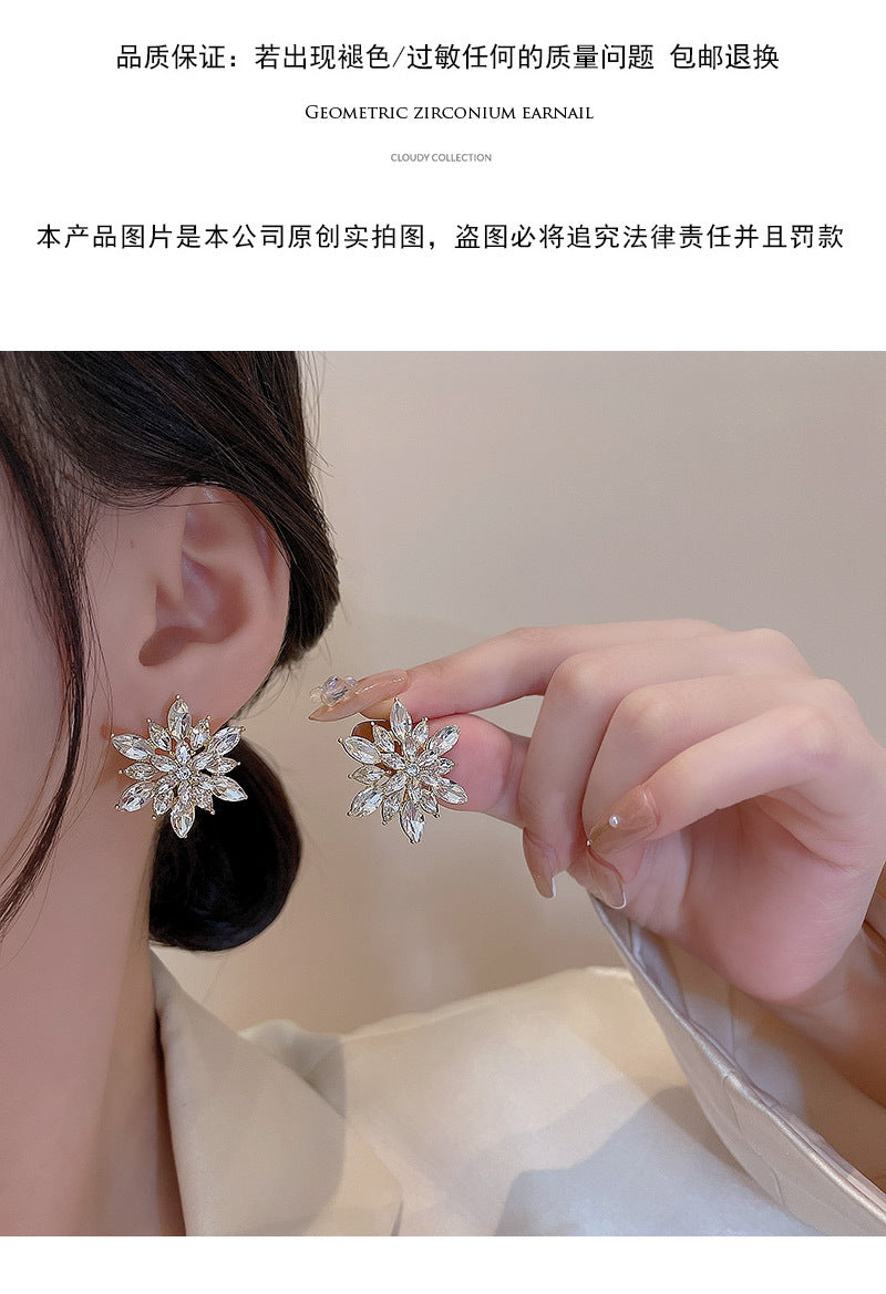 925 silver needle Korean new super flash exquisite full diamond snowflake earrings