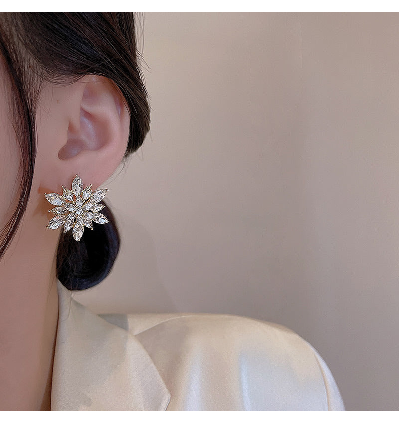 925 silver needle Korean new super flash exquisite full diamond snowflake earrings