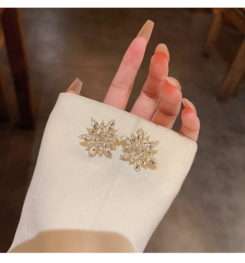 925 silver needle Korean new super flash exquisite full diamond snowflake earrings