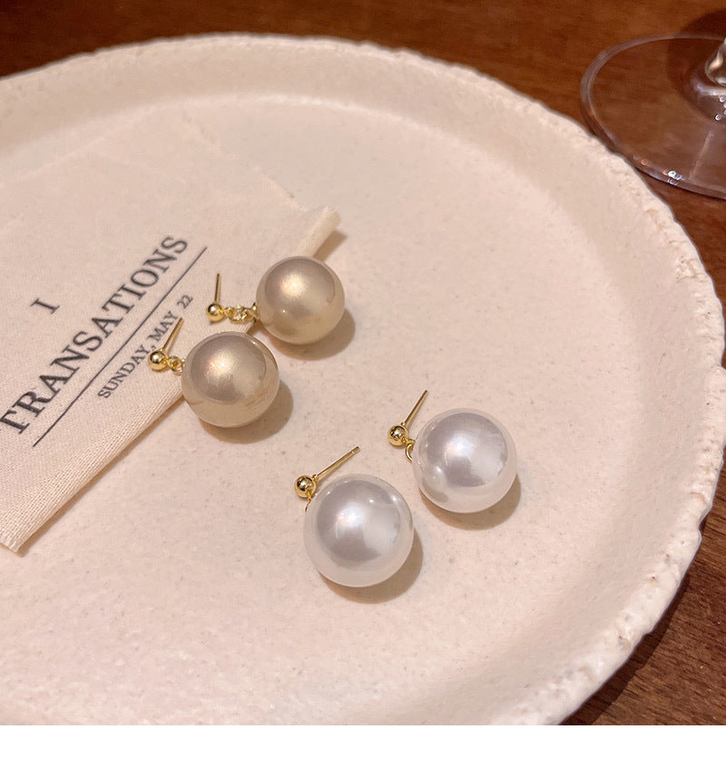 Elegant large pearl popular style simple high-end lady earrings