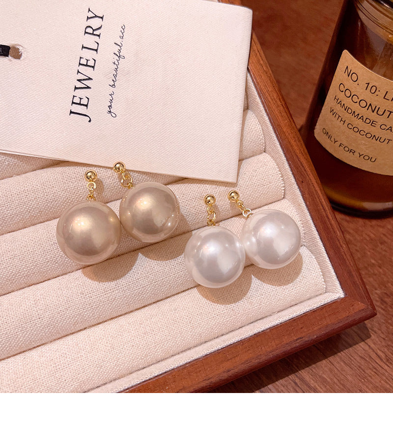 Elegant large pearl popular style simple high-end lady earrings