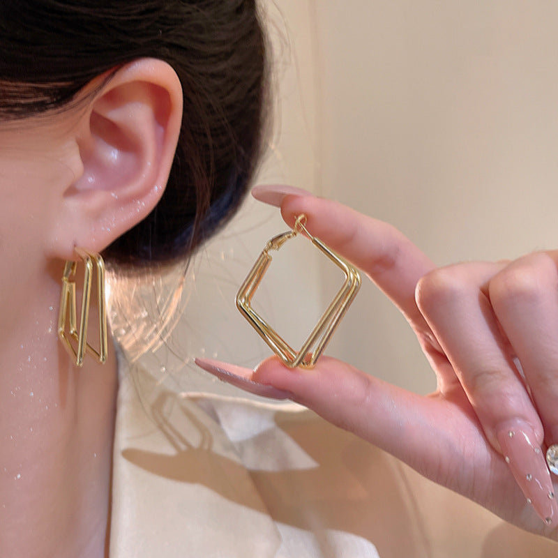 Cool and elegant earrings for women