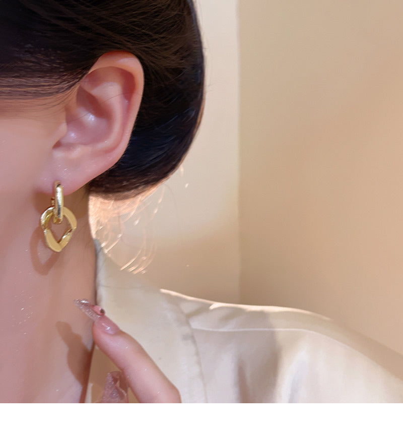 Cool and elegant earrings for women