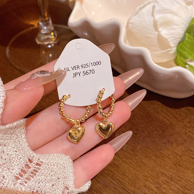 Cool and elegant earrings for women