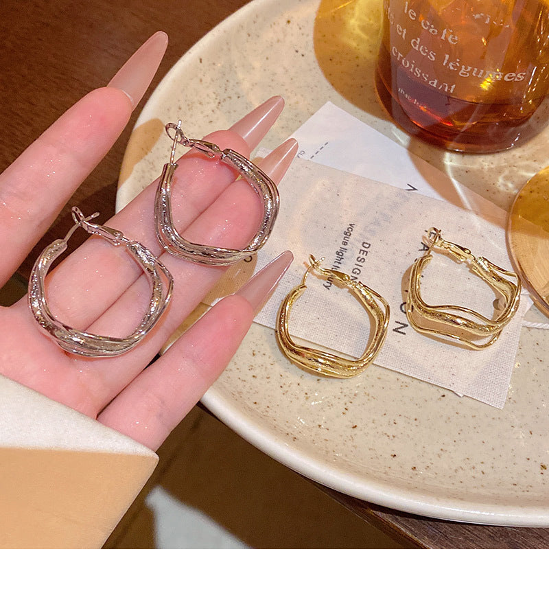 Cool and elegant earrings for women