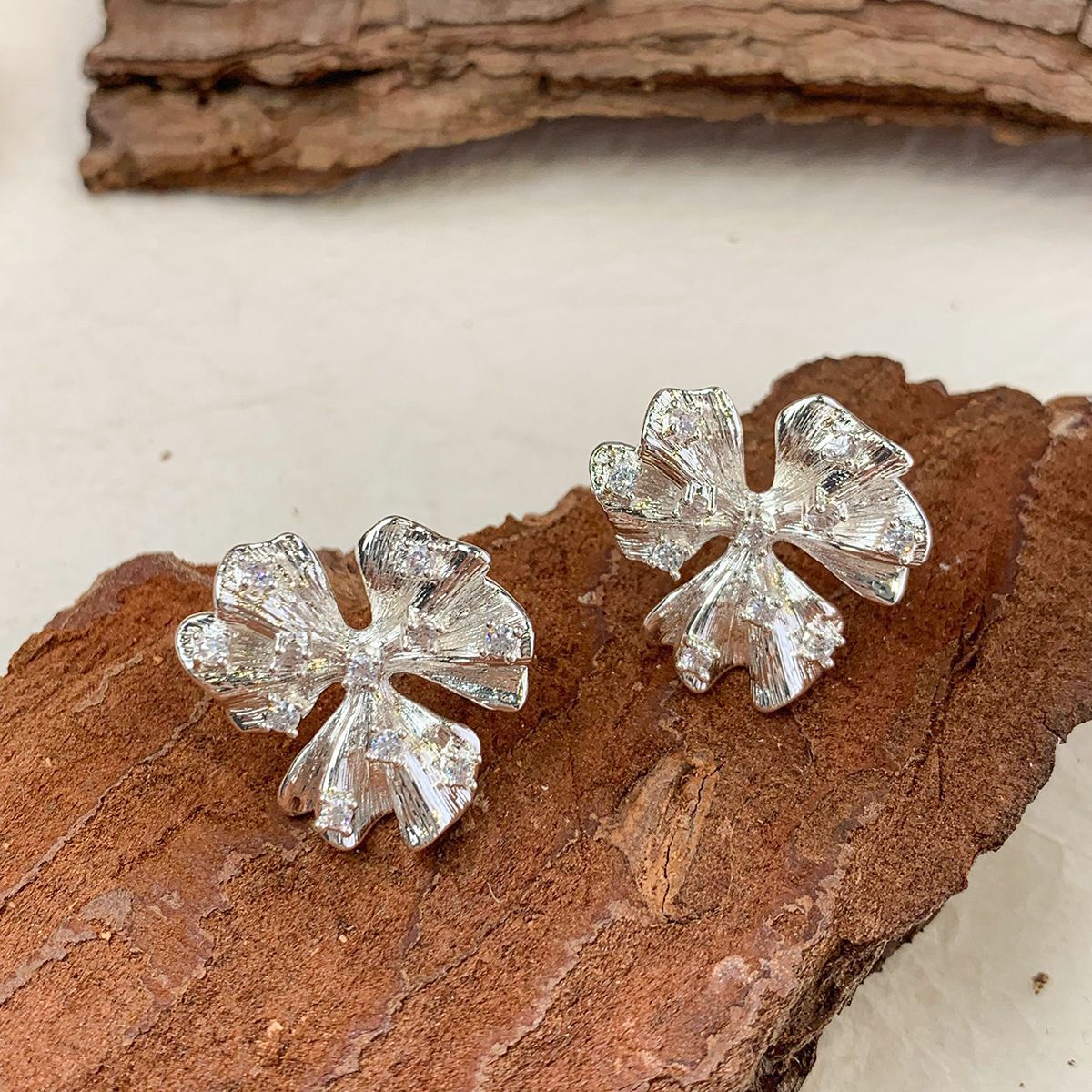 Cool and elegant earrings for women