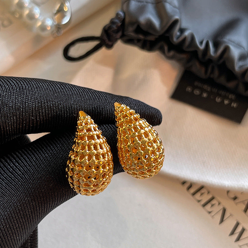 Cool and elegant earrings for women