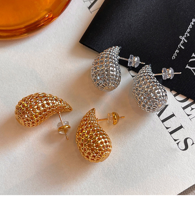 Cool and elegant earrings for women