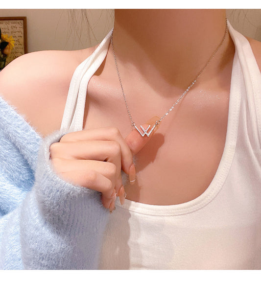 Lucky letter W titanium steel necklace light luxury niche temperament network celebrity same style
