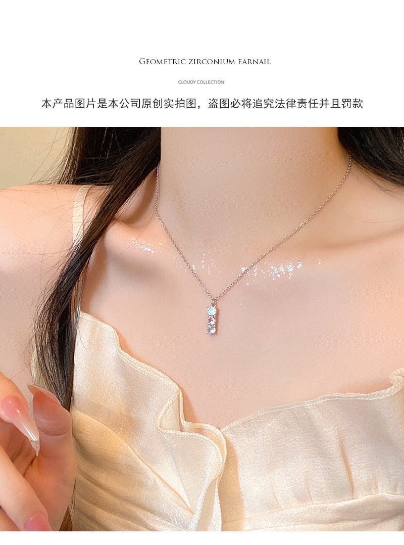 Light luxury niche simple flashing zircon pendant necklace