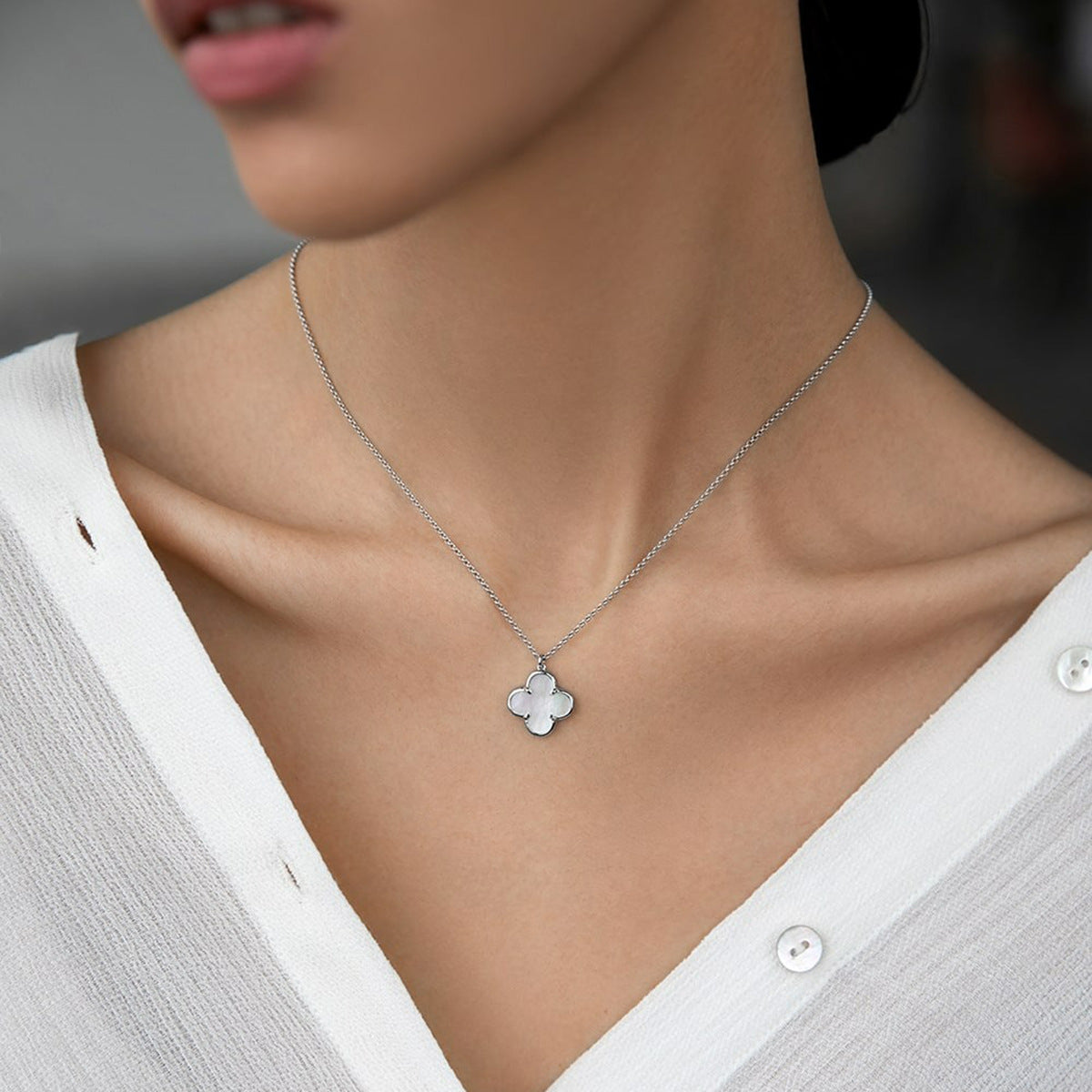 925 sterling silver four-leaf clover inlaid with white mother-of-pearl set