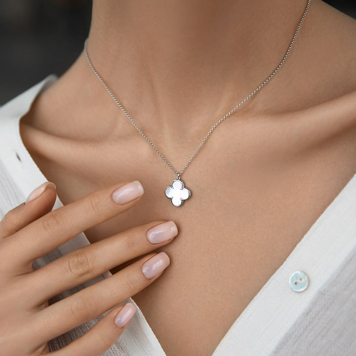 925 sterling silver four-leaf clover inlaid with white mother-of-pearl set