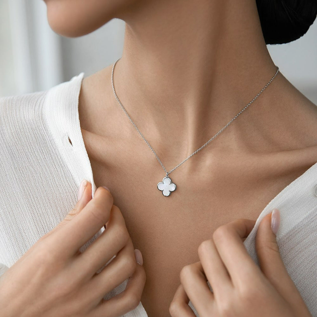 925 sterling silver four-leaf clover inlaid with white mother-of-pearl set