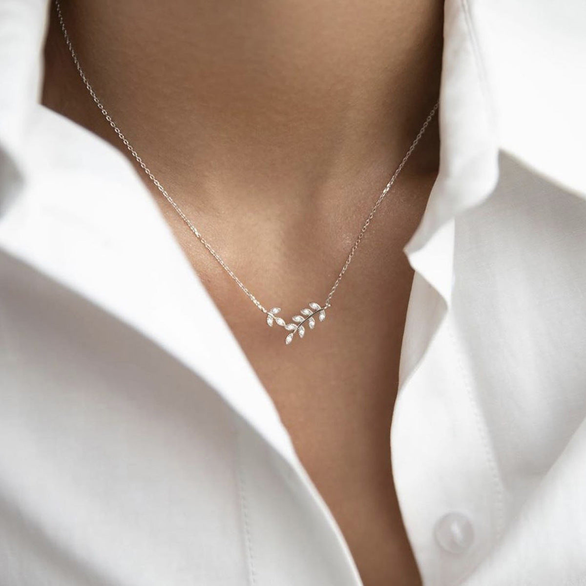 Leaf Pendant Necklace - 925 Silver Minimalist Light Luxury Choker