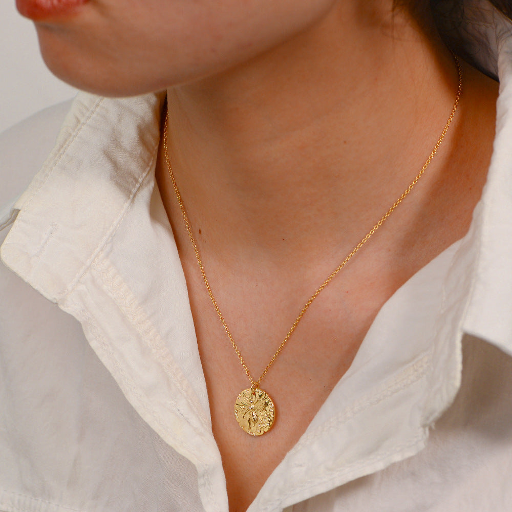 S925 Silver Sparkling Honeybee Medallion Necklace - Modern Ins Style Clavicle Chain