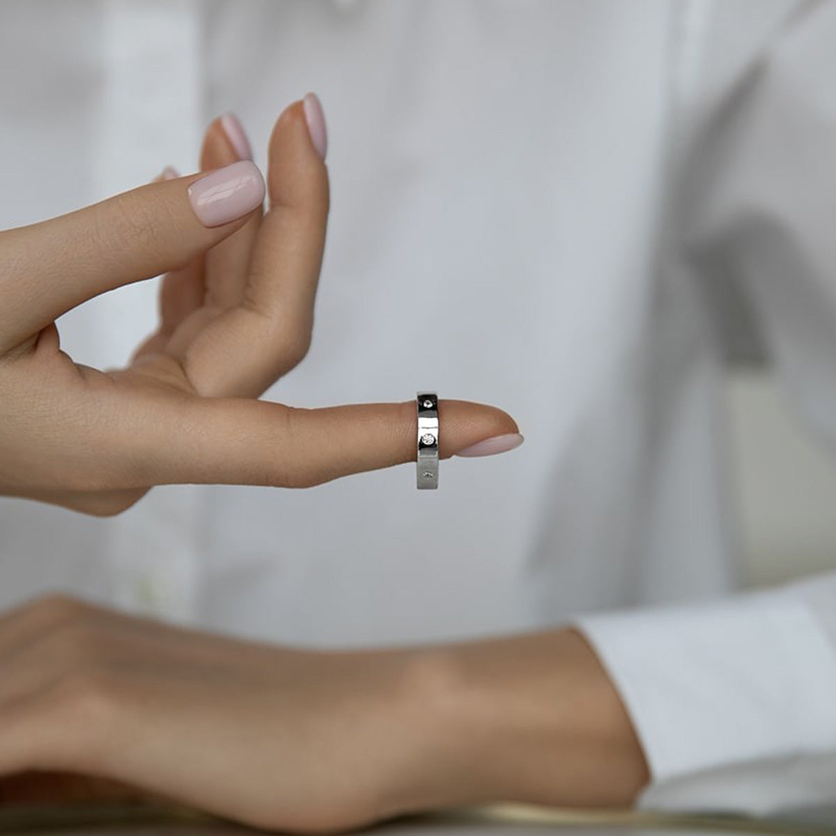 Polished Zircon Ring - 925 Silver Minimalist Niche Wholesale